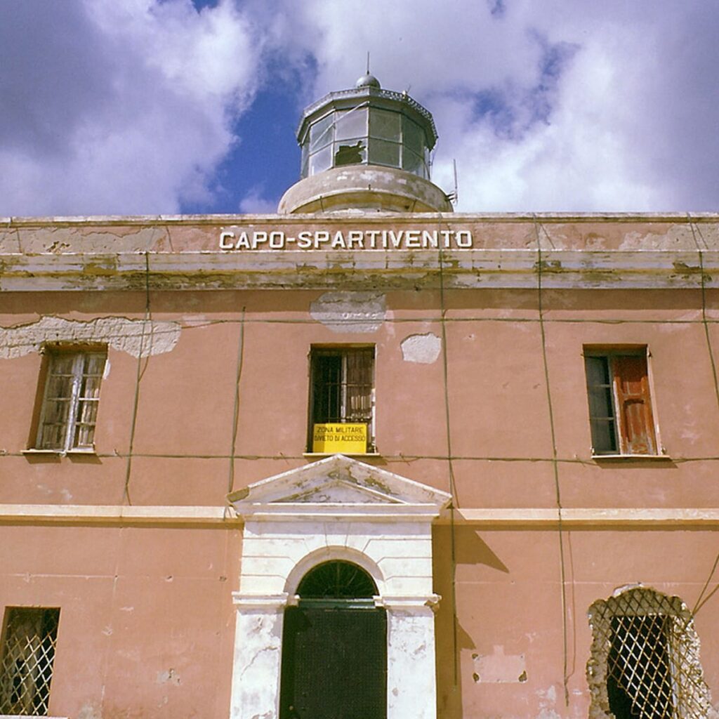 New Fari - Faro Capo-Spartivento facciata